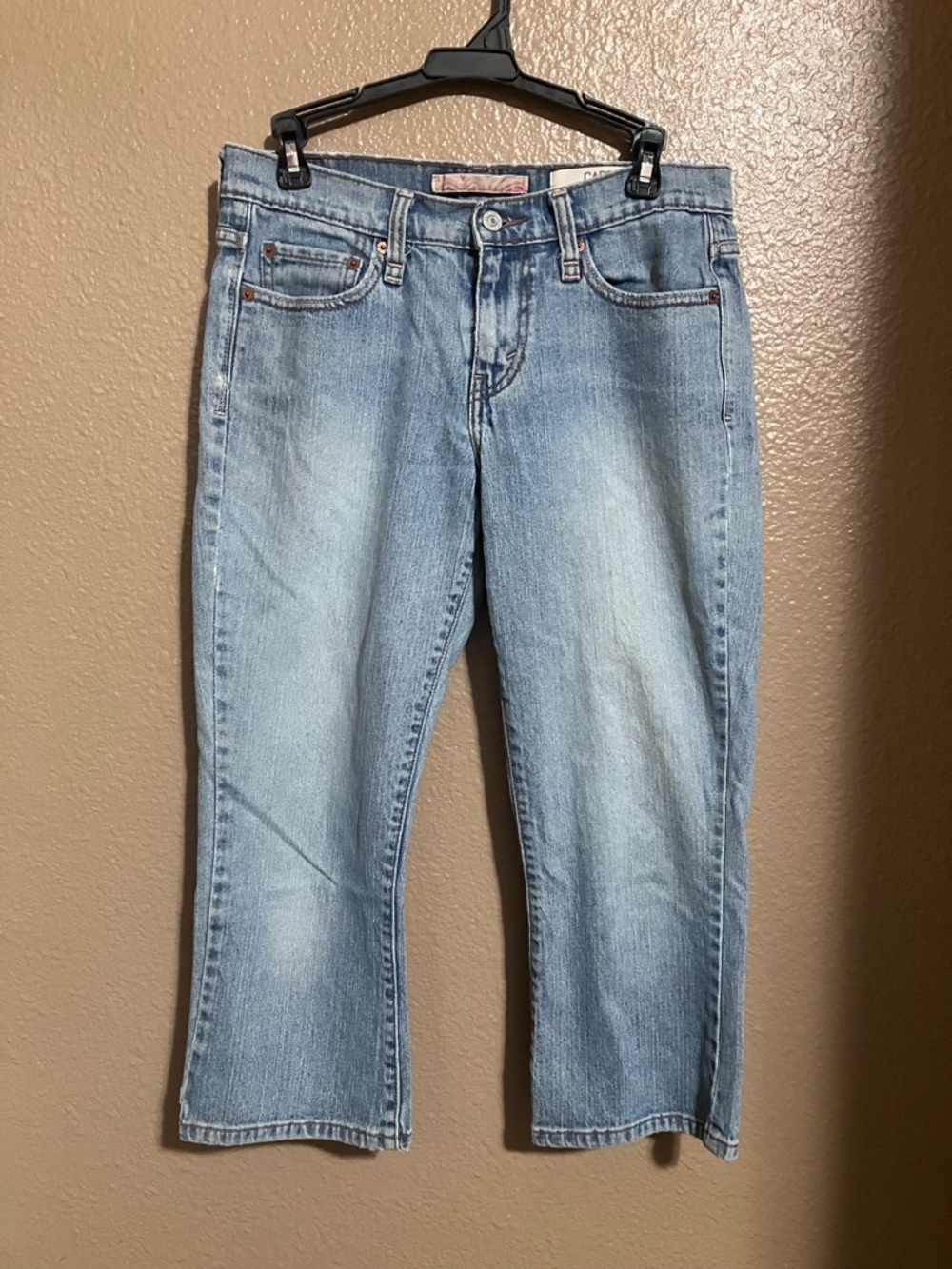 Levi's Light Blue Straight Leg Women's Capris - Picture 5 of 5